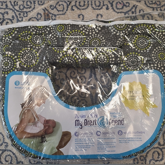 Twin Plus My Best Friend Nursing Pillow - Picture 1 of 3